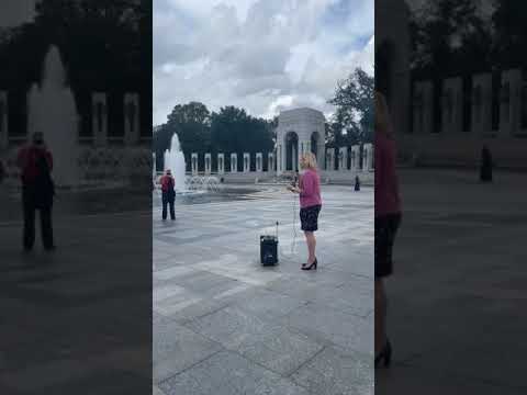 Rep. Hinson Welcomes the Eastern Iowa Honor Flight to D.C.