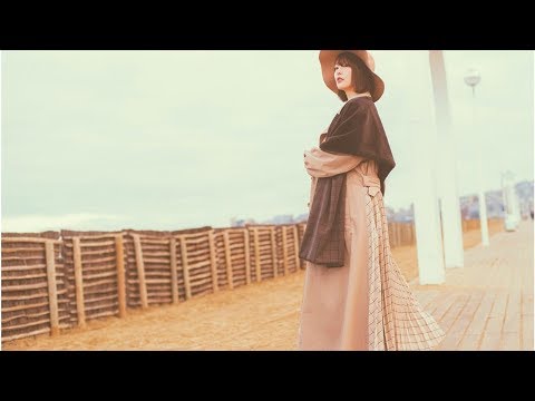 内田真礼、フランスで「RPGの世界に入った気持ちになった」“見たことのない姿”が詰まった写真集発売！