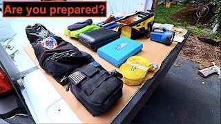 12 Emergency Items to keep in your Car/Truck