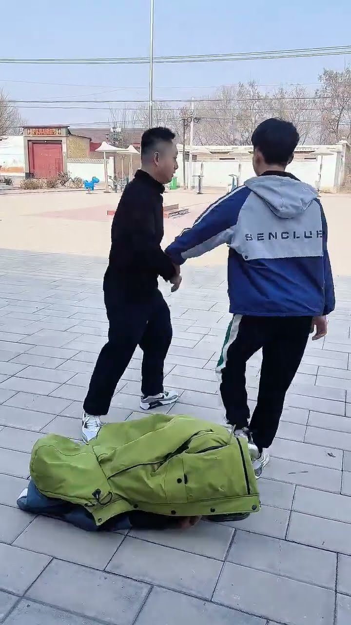 爸爸惯着你，哥哥可不惯着你！#Cute baby#Cute#呆萌小米宝#聪明宝宝#萌娃