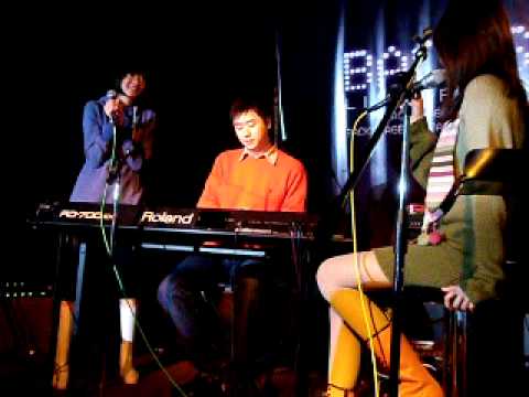Love Song (cover)...amazin...  keyboard by Edward Chan!!!