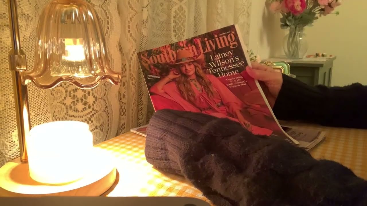 ASMR-листание журналов (путешествия и жизнь на юге) + комментарии