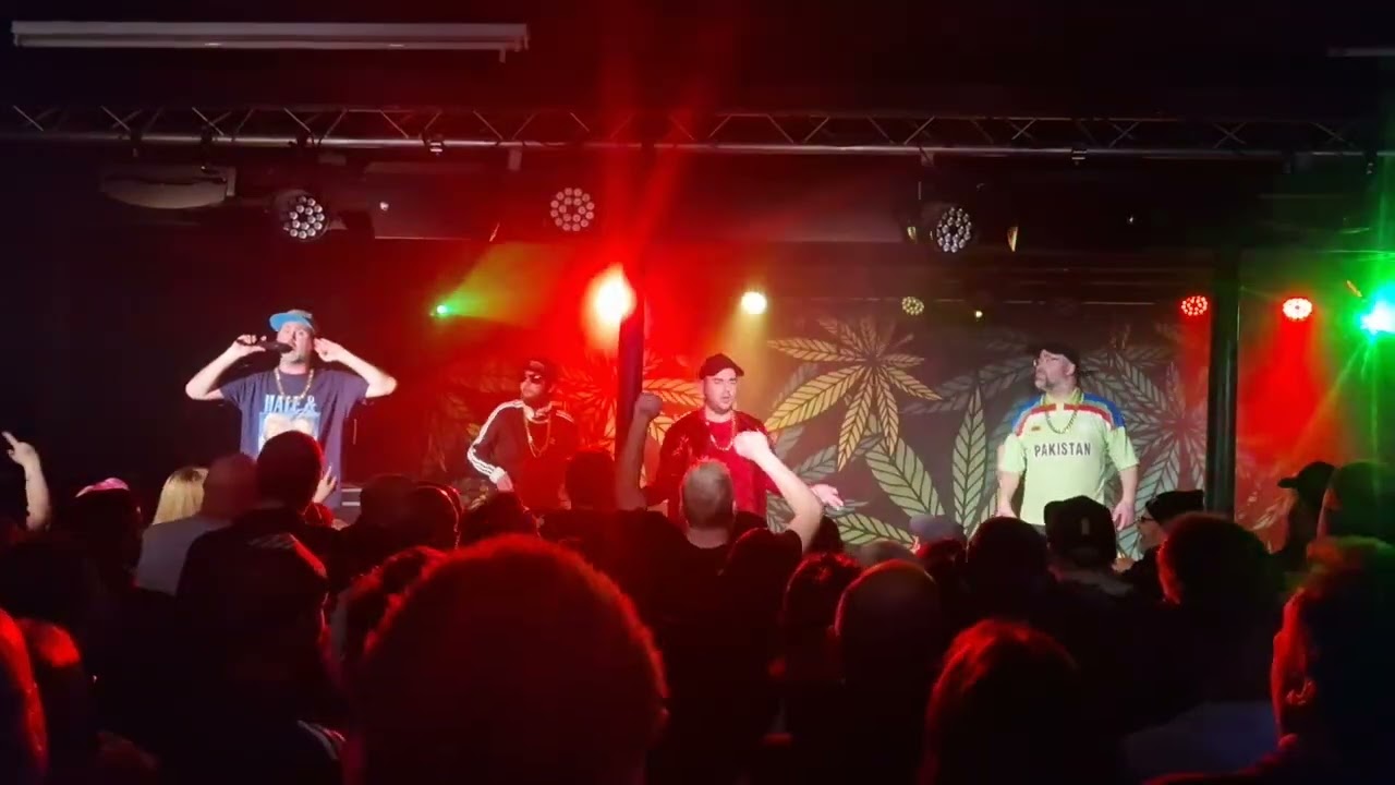 ICE ICE DILDO/ GOLDIE LOOKING CHAIN / Chinnerys Southend 01/02/2025