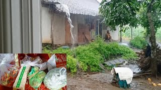 persiapan masak untuk acara nanti, pagi² sudah hujan deras sekali
