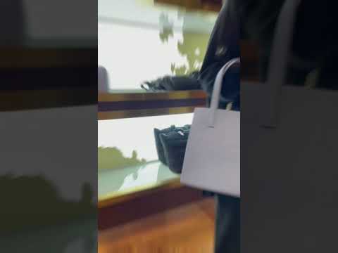 تيد بيكر ادخلو وشوفو