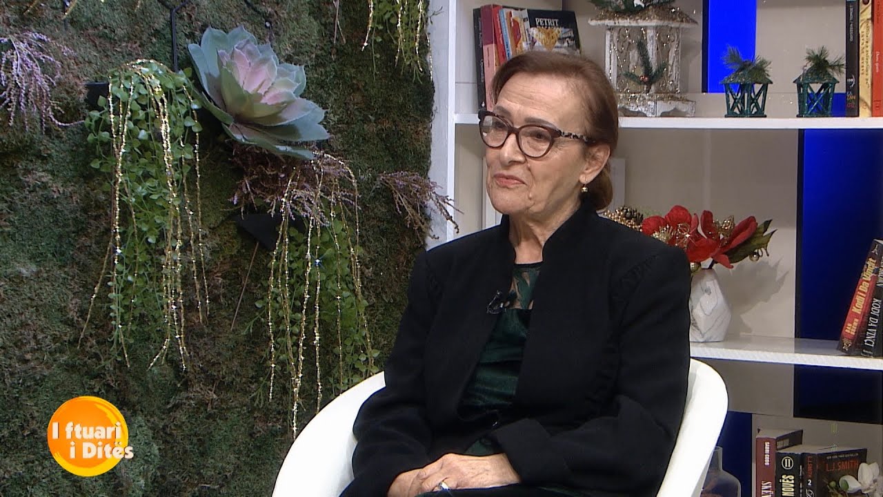 Shihni në ëndërr varreza, veshje të zeza dhe njerëz të panjohur? Kuptimi ëndrrës suaj sipas znj.Beti