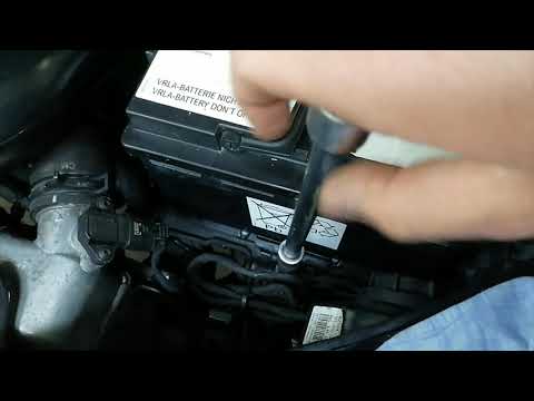 Video: Hoe verwijder je de batterij uit een Hyundai i30?