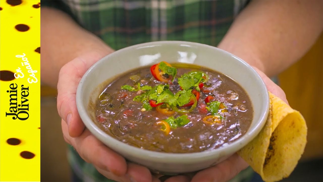 Sopa saludable de frijoles negros | Jamie Oliver En Español