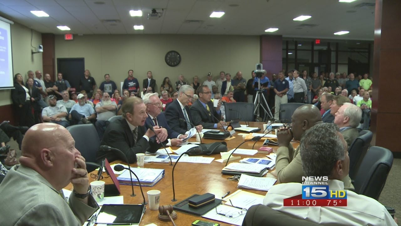 Fort Wayne city council votes on collective bargaining