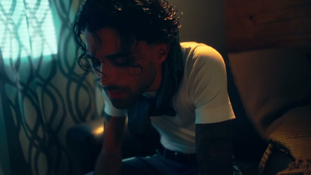 Erick Brian - 12,000 km (Official Video)