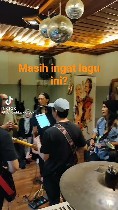 masih ingat lagu ini gaez ?  Hengky Supit