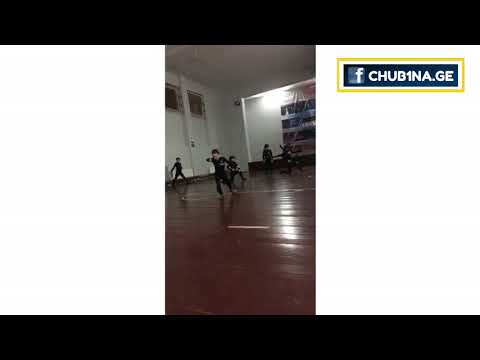 ✔ ხელოვნება სანამ ცაში ასაფრენად ფრთებს უბოძებდეს ადამიანს, ჯერ ფეხებში ურტყამს!