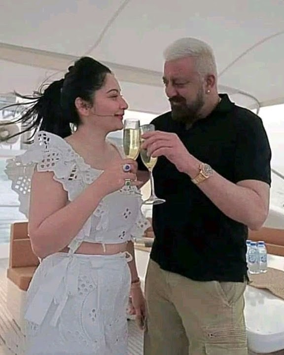 Bollywood Actor Sanjay Dutt and his wife with shiny night ❤️ #sanjaydutt #trending #song