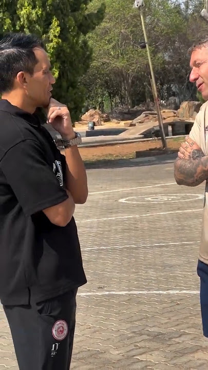 Kocha fadlu davids na kocha wa Gaborone united