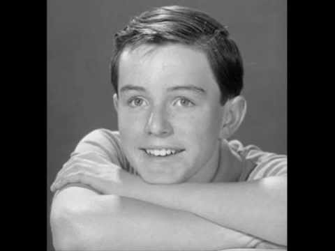 Video: Jerry Mathers Nettowaarde: Wiki, Getrouwd, Familie, Bruiloft, Salaris, Broers en zussen