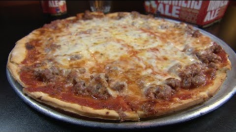 Chicago’s Best Pizza: Lino’s