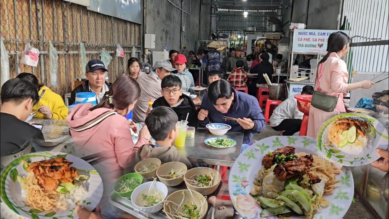 Quán quê khách tăng đột biến ngày Tết chủ quán vui mừng nướng thịt bán không kịp bán