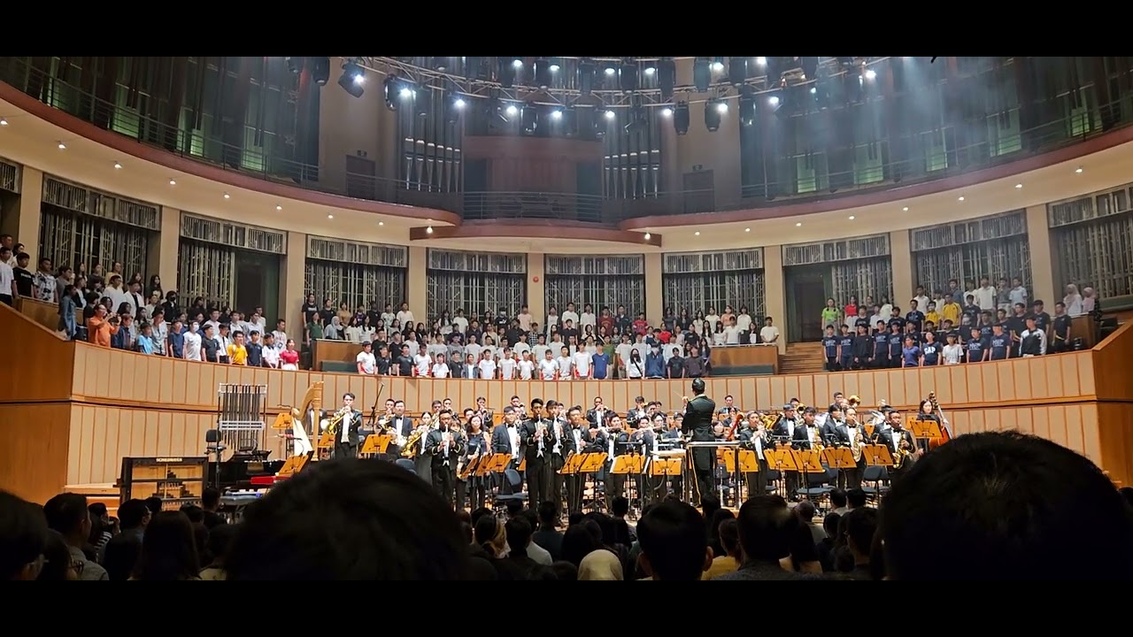 SAF Central Band plays opening sing-along song - Singapore's National Anthem 'Majulah Singapura'