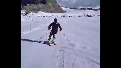Dynamic SL Carving Turns!⛷🤩Croatian Ski Athlete Leona Popovic