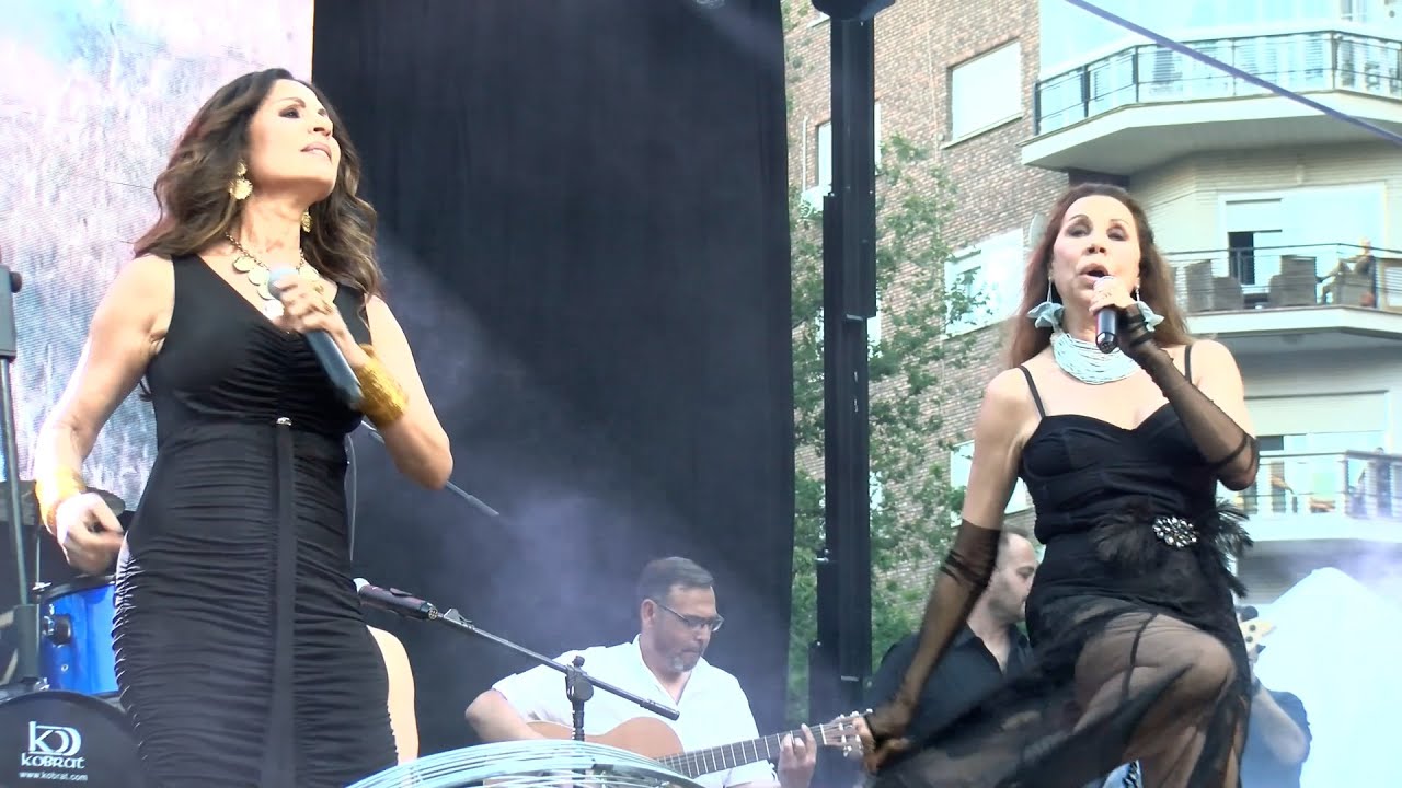 Ázucar Moreno hizo cantar y bailar a miles de vecinos y visitantes en Puertollano