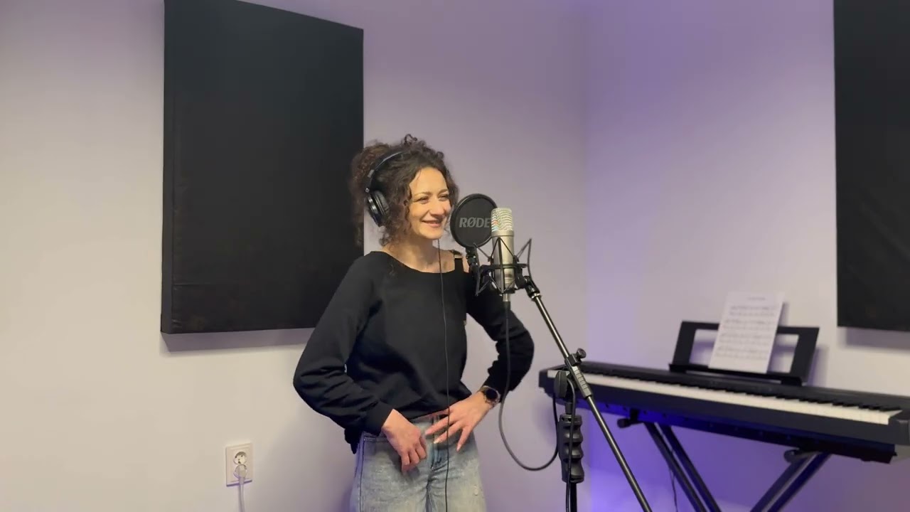 Alexandrina Rondelli - Tinere cu păr cărunt