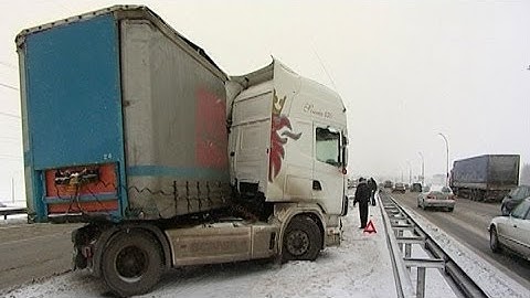 Зима-2014 в Беларуси: на дорогах -- заторы, в травмпунктах -- очереди