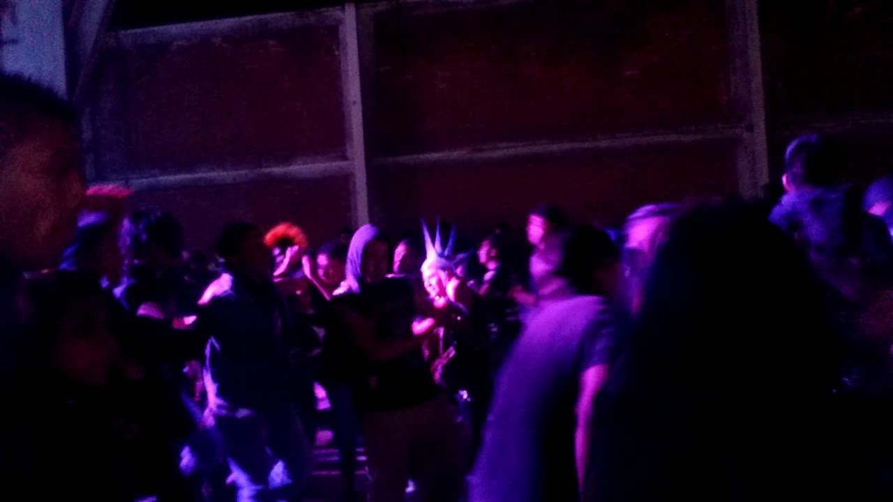 Criatura en la plaza milenium