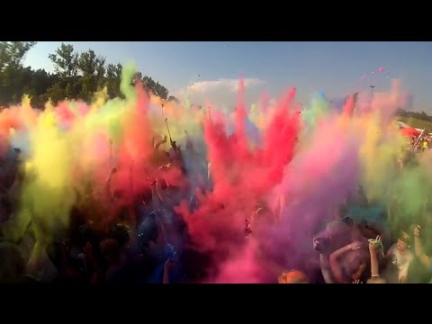 Wideo: Holi Festiwal Kolorów - Sposób Na Zarobienie Na Chińskiej Farbie I Radość Ludzi