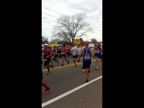 Video: Boston Marathon-overlevende Til At Gifte Sig Med Redningsmand