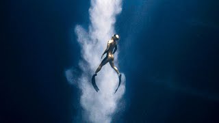 The deepest freediver in the world in one of the deepest blue holes