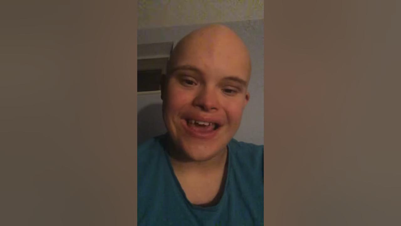 Hoe oud zijn Ernst en Bobbie YouTube