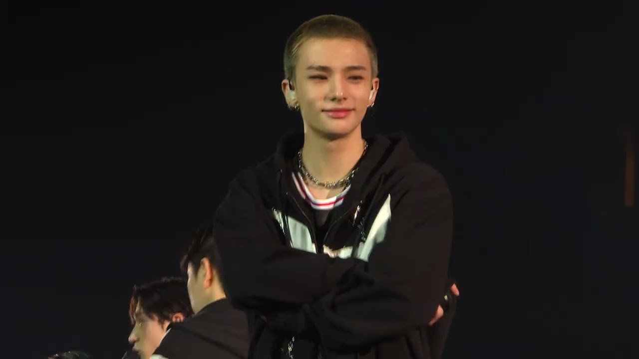 Confetti accidentally popped!! Stray Kids dominATE HongKong Day 1 [011825]