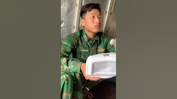 Ăn nhanh bửa cơm tiếp tục hỗ trợ bà con