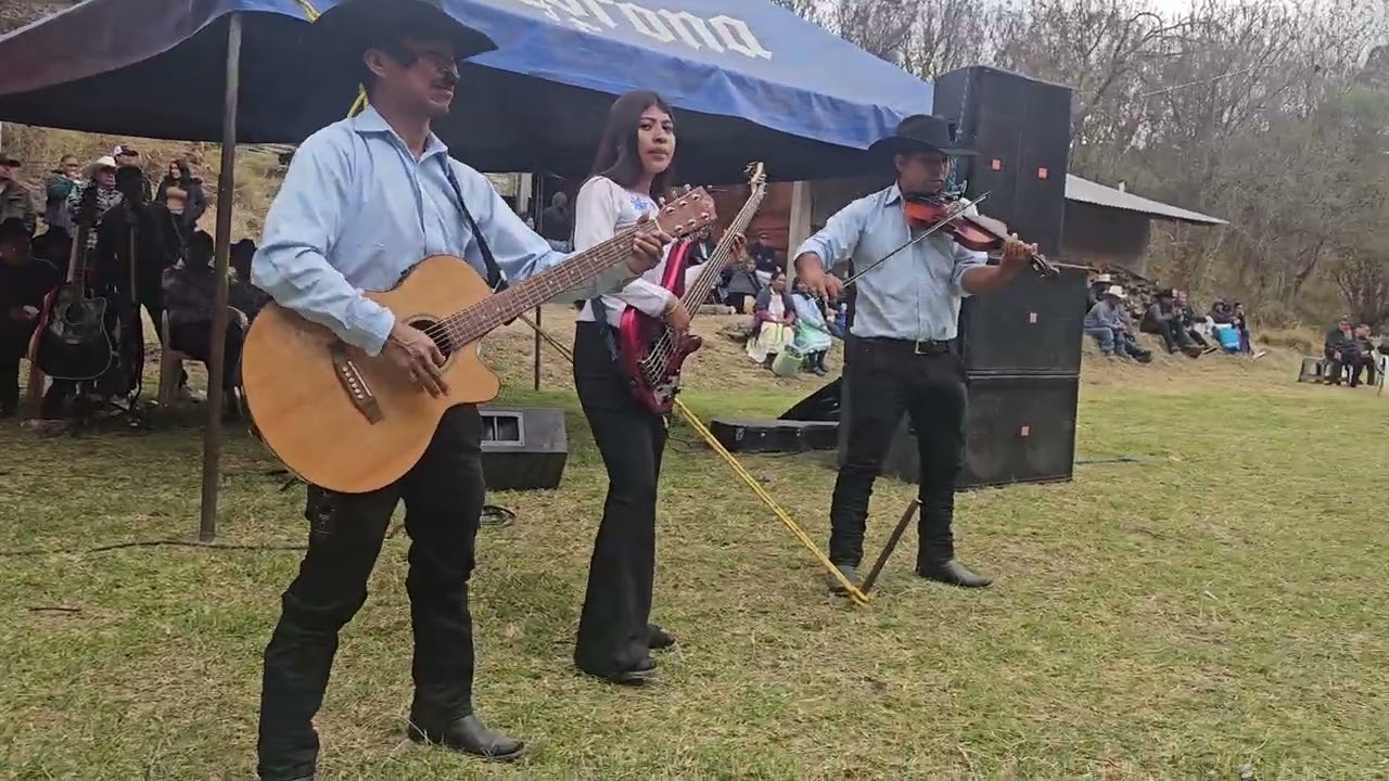 Santa Cruz Mixtepec Con los Disfrazados 