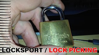 Lock Picking a Tri Circle 264 38mm 5 Pin Padlock