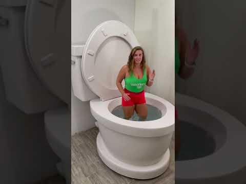 Red Light Green Light in Giant Toilet Squid Game #shorts