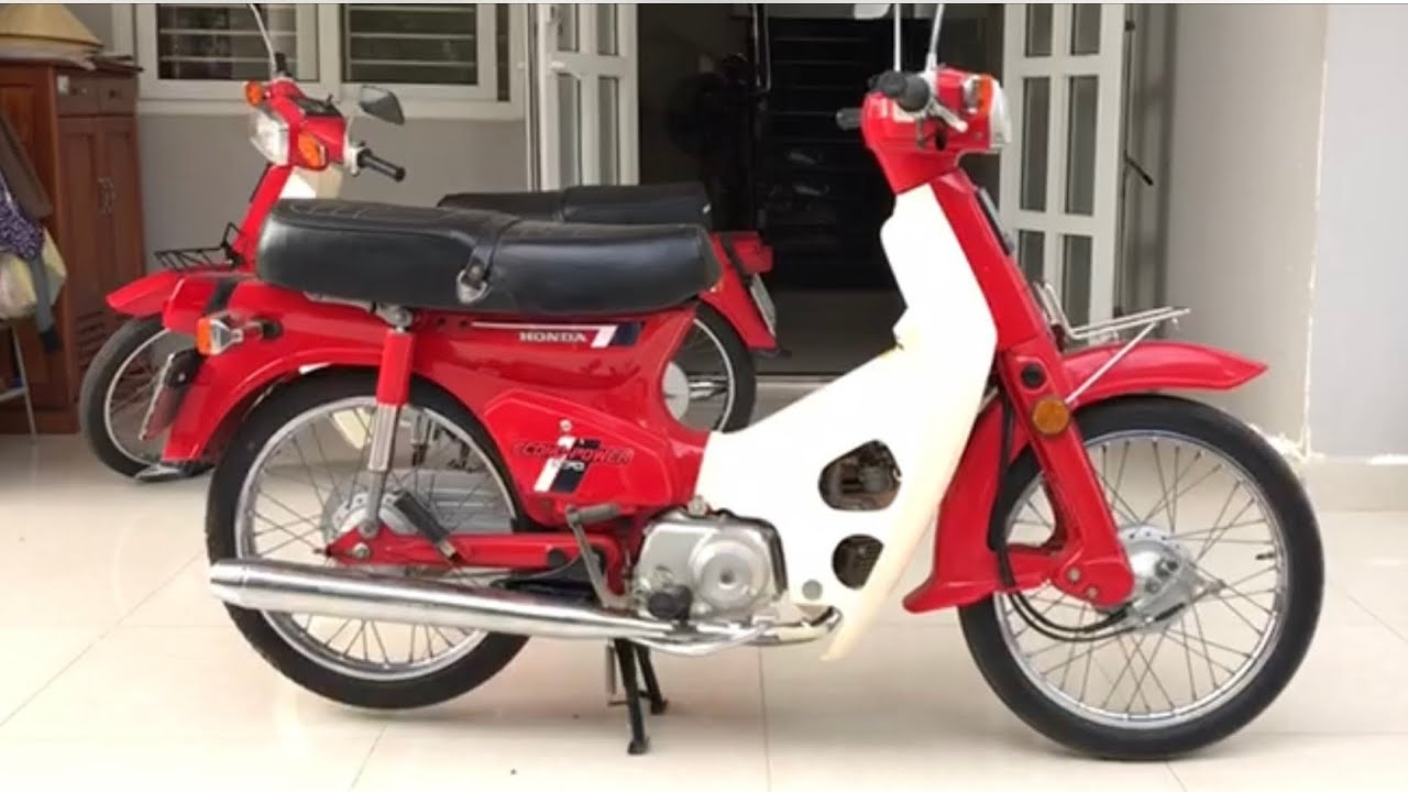 Cận cảnh cặp đôi xe máy cổ Honda DD đỏ rao bán giá 800 triệu đồng
