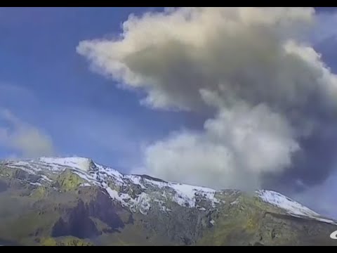 Alerta naranja en el volcán nevado del Ruiz: ¿podría hacer erupción?