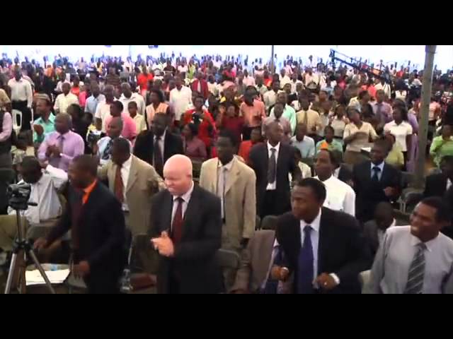 ZIMBABWE WORSHIP DEC 2011 class=