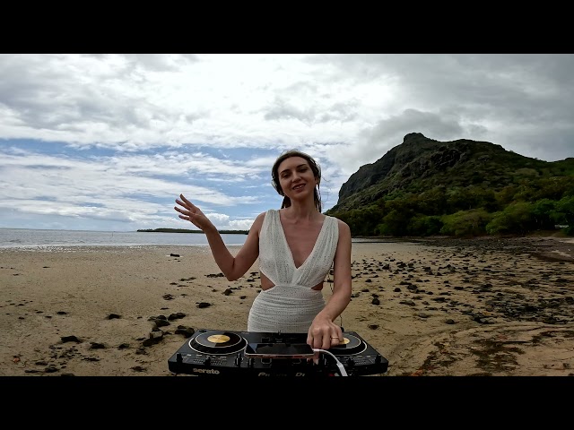 Eliza May - Organic House DJ Mix | Mauritius class=