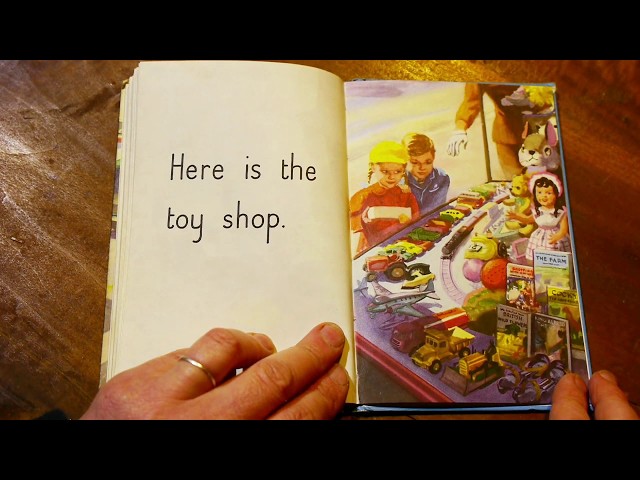 洋書  Family Ladybird Books il_1080xN.5038307493_dtlm.jpg