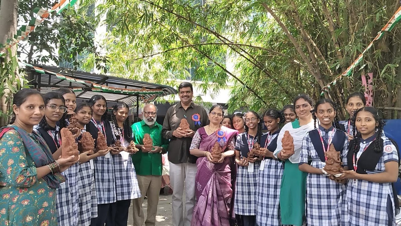 మట్టి వినాయక ప్రతిమలను తయారు చేయండి, వాటిని పూజించండి అని గ్రీన్ క్లైమేట్ టీం ఎన్జీవో  జెవి రత్నం