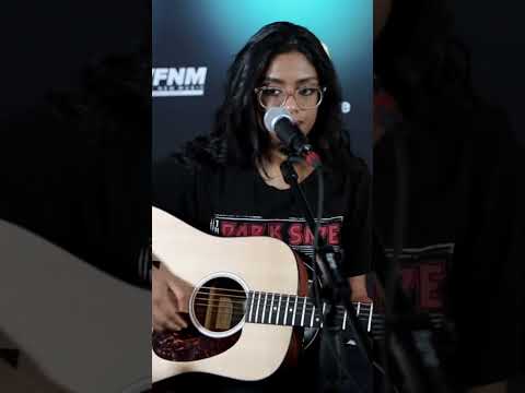 Debbii Dawson - “Eulogy For Nobody” off her debut EP, live at WFNM radio show.