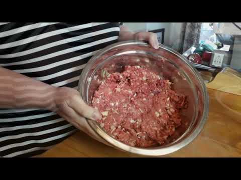 Video: Cevapchichi-resepti Kotona Valokuvalla: Kuinka Valmistaa Herkullista Pannulla, Uunissa Ja Muilla Tavoilla