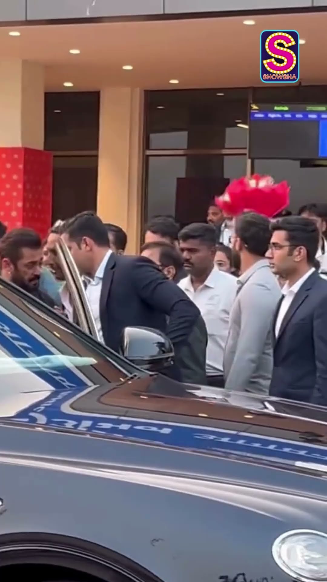 Salman Khan Arrives In Jamnagar, Ready To Kick Off The Ultimate Birthday Bash! | Bollywood | N18G