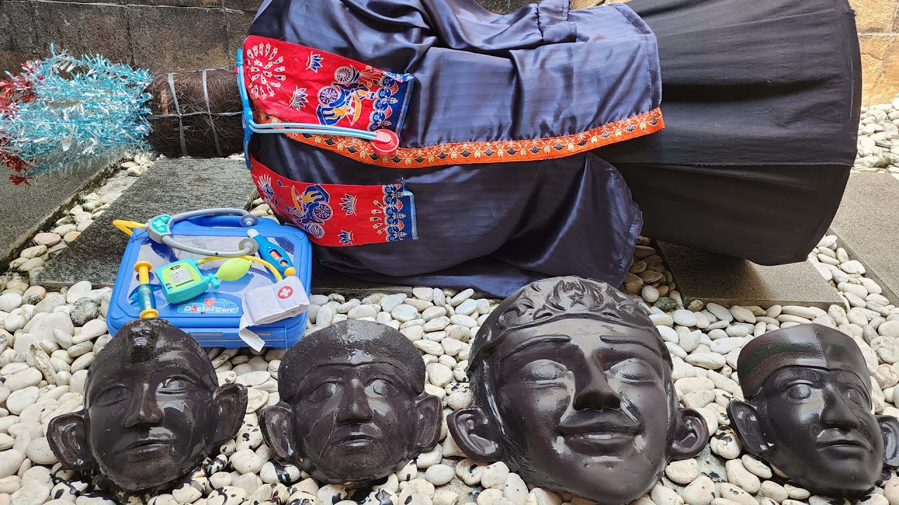 Cuci Bersih Topeng Kepala Ondel Ondel Dari Lumpur Arang Hitam Pasang Ke Badan Ondel Dokter Jatuh 789