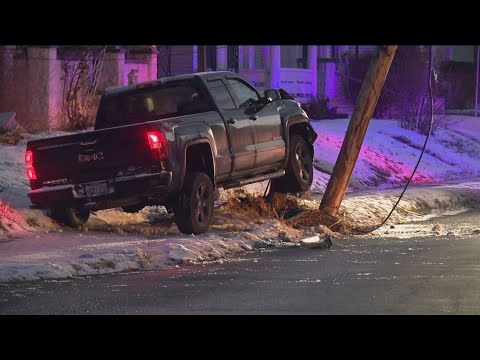 Driver crashes truck into pole in south Toledo causing outages - YouTube