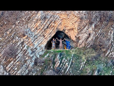 A CAVE that was a village man's HOUSE in Iran 😳