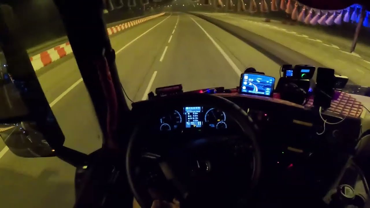 Tura de noapte! Viața pe camion! Intrăm în Polonia și trecem prin casa de plată! #4k #europe #poland