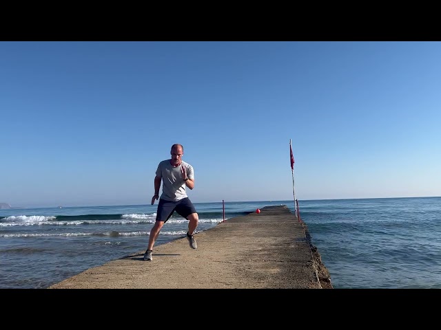 PERSONAL TRAINER BEINE: SEITL  AUSFALLSCHRITT GESPRUNGEN